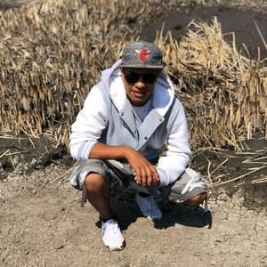 Meet your Posher, Moises